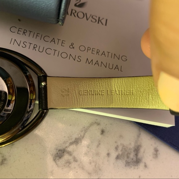 🤩 SWAROVSKI Oval Analog Brown Dial Ladies Watch. Item No : 5158517 - Picture 6 of 15